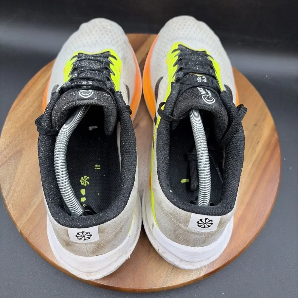 Nike Air Zoom Winflo 10 Mens Size 10.5 Running Shoes White Black Volt Orange
